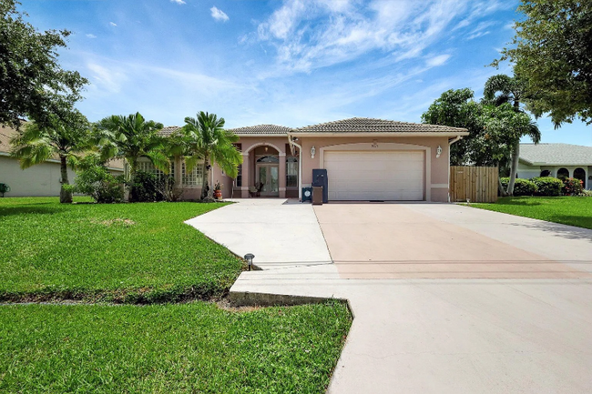 Primary Photo - 2549 SW Halissee St