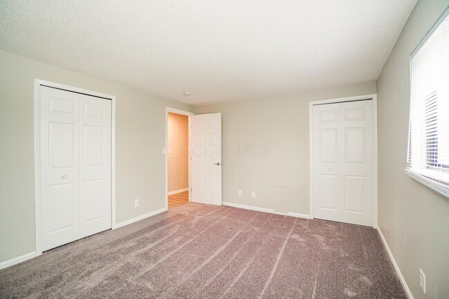 Building Photo - 1571 Kerryglen Dr