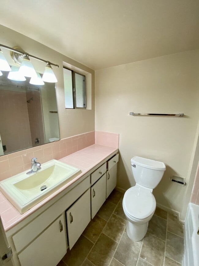 Building Photo - 2 Bedroom 2 Bathroom in Central Phoenix