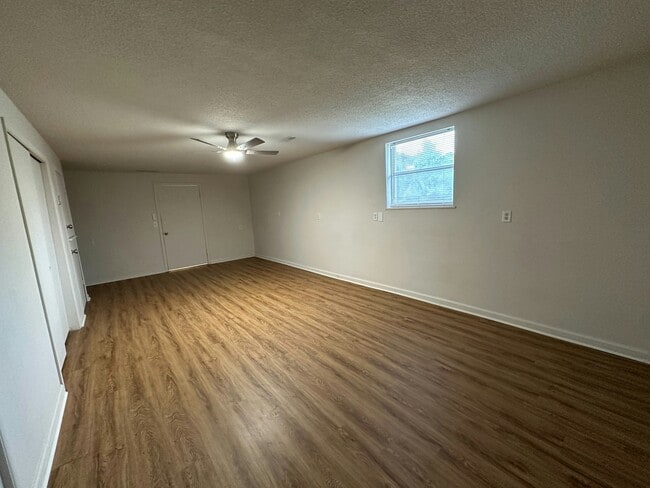 Building Photo - 170 Desimone Dr