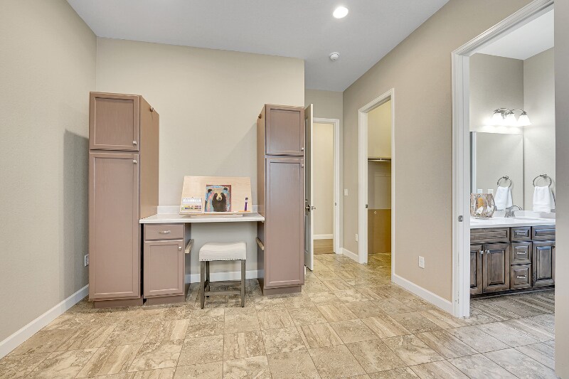 Building Photo - 27615 E Moraine Dr