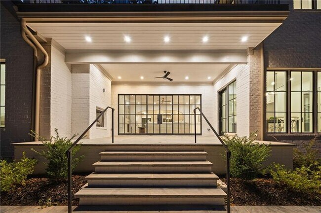 Building Photo - 1074 Moores Mill Rd NW