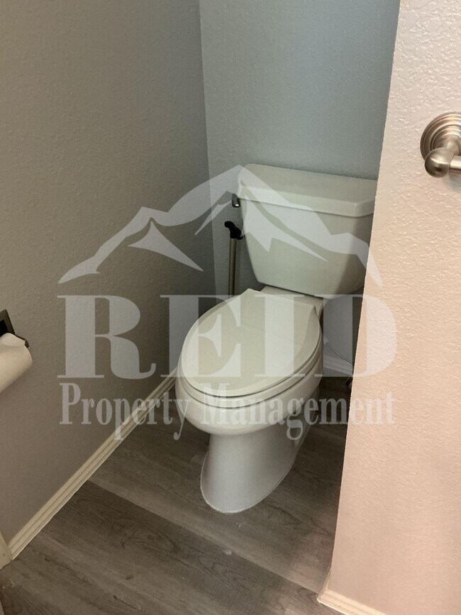 Building Photo - SILVERDALE - 4BED 3 BATH HOME HEART OF SILVERDALE