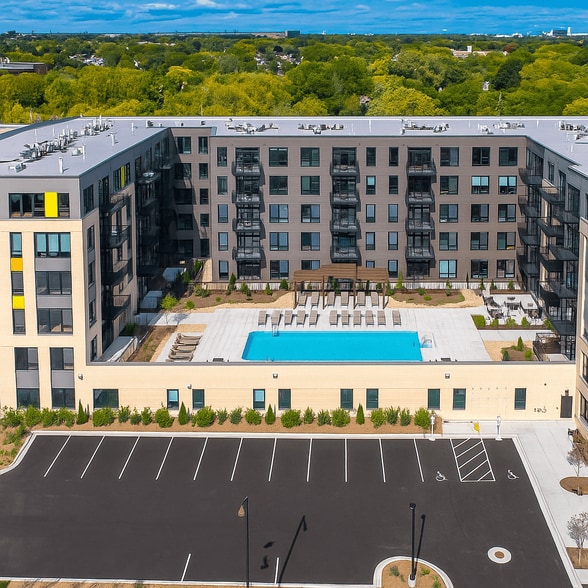 Primary Photo - The Revv