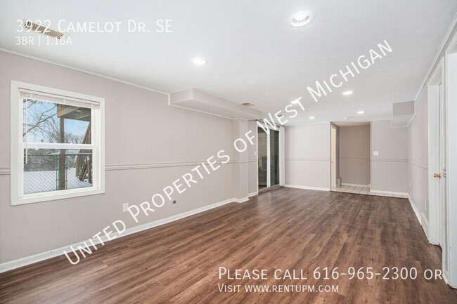 Building Photo - Available Now | 3 Bedroom 1.5 Bath Duplex ...