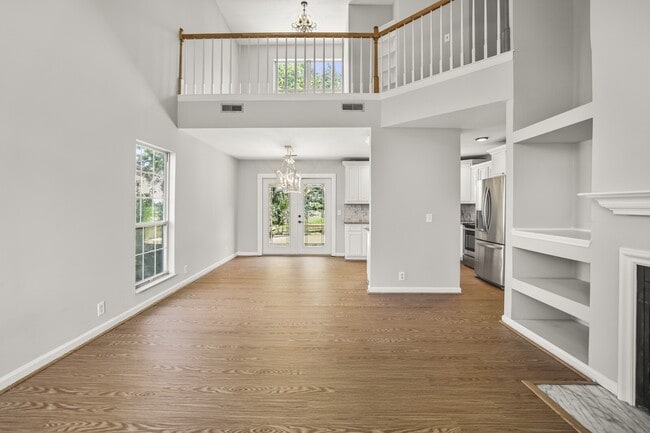 Building Photo - 3127 Creekview Ln