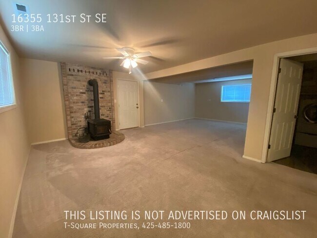 Building Photo - Unique 3 Bedroom Home with Daylight Baseme...