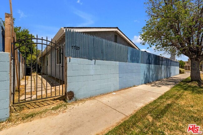Building Photo - 7705 Baird Ave