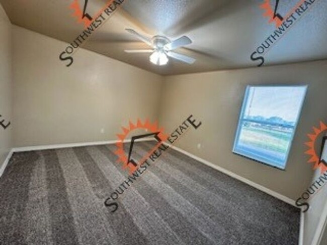 Building Photo - Super cute 2 bedroom apartment with a 2 ca...