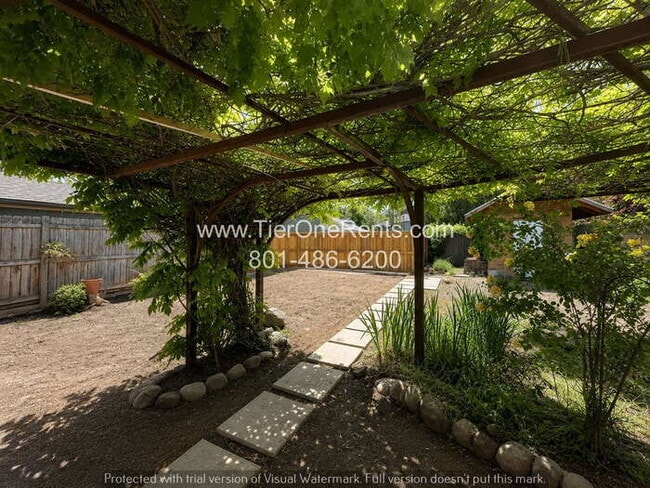 Building Photo - NO DEPOSIT option available for qualified renters