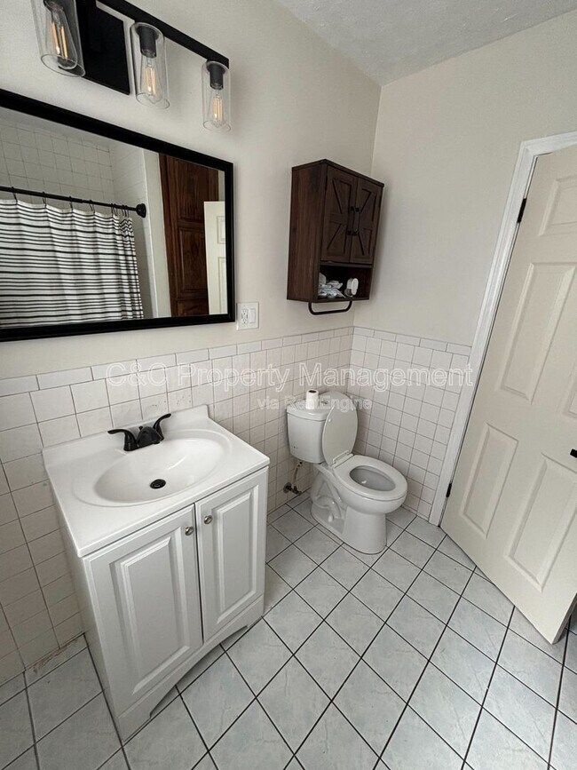 Building Photo - 1408 E 142nd St