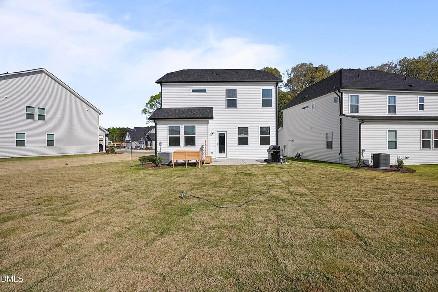 Building Photo - Room in House on Longleaf Gln Ln