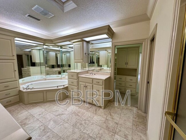 Building Photo - 4202 78th St