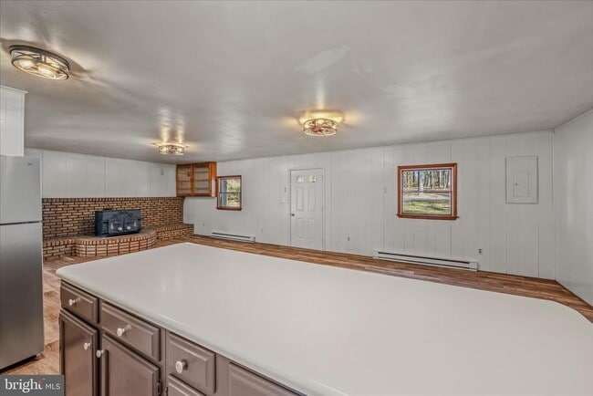 Building Photo - 438 Gloyd Ln