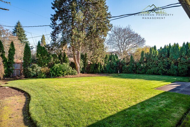 Building Photo - Amazing Cal Young Neighborhood! Beautiful ...