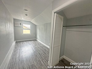 Building Photo - 7550 Oak Chase