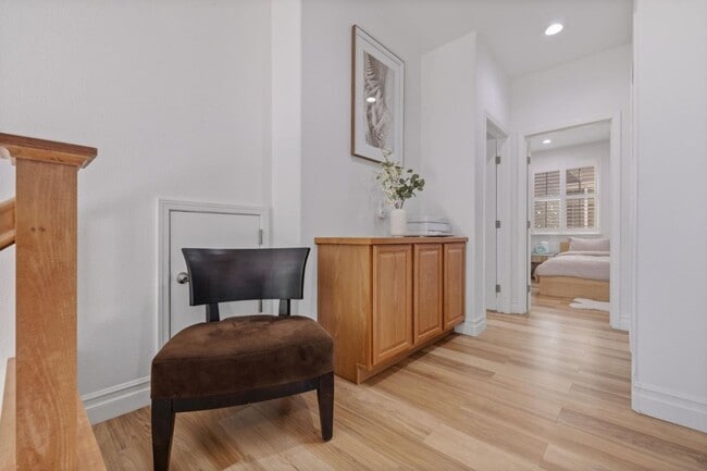 Building Photo - Spacious Detached Home in the Basking Ridge Community