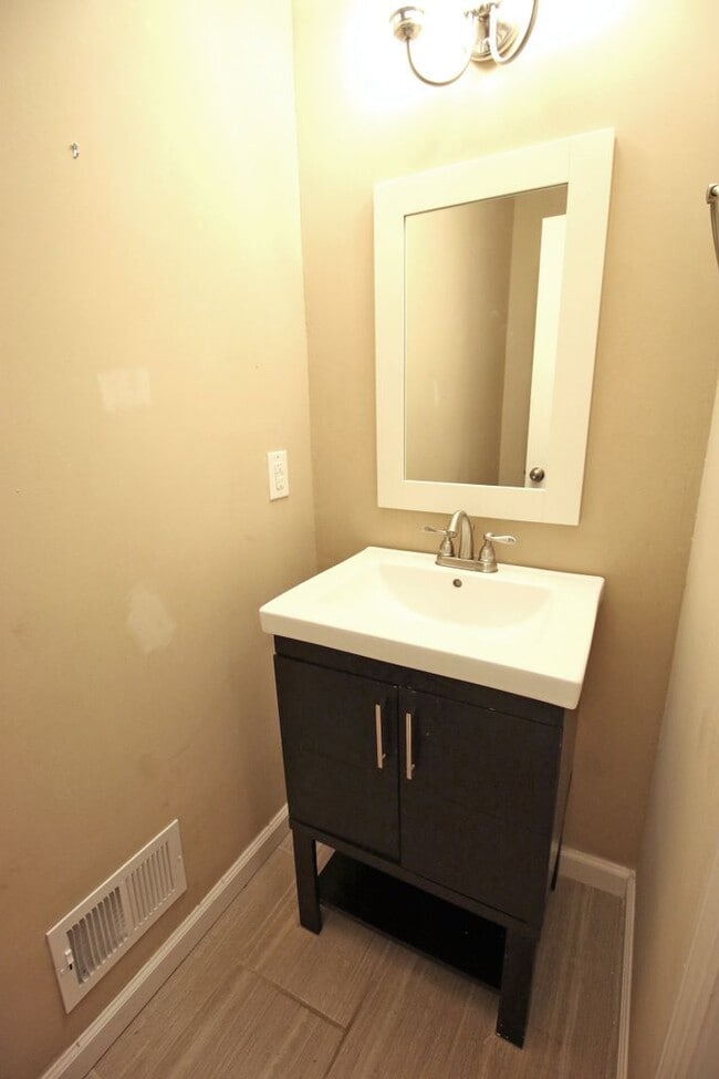 Building Photo - Fabulous 4 bedroom 2.5 bath Forest Acres home