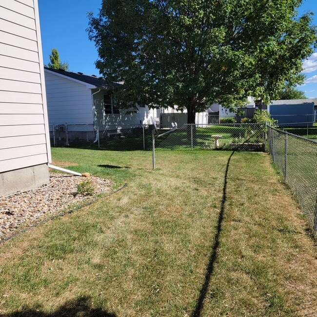 Building Photo - 3 BED | 2 BATH | SPLIT-FOYER HOME | RAPID ...
