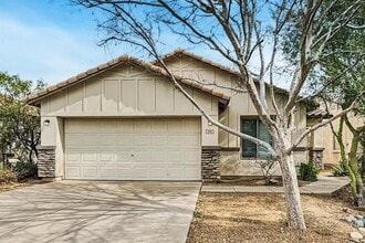 Building Photo - 907 W Roeser Rd