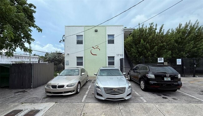 Building Photo - 1710 NW 1st Ct