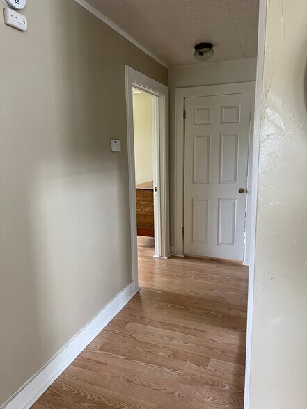 Building Photo - 401 Hemlock St