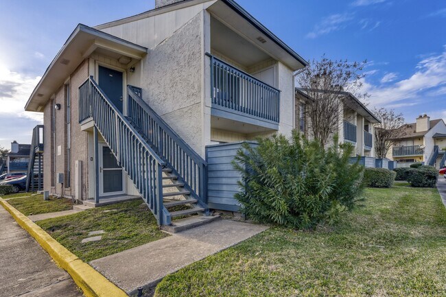 Building Photo - 250 El Dorado Blvd