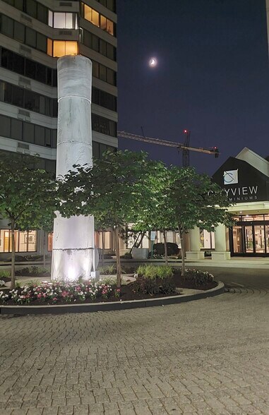 Building Photo - 2001 Hamilton St