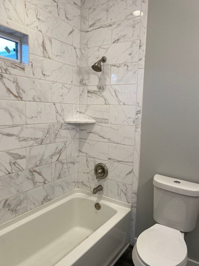 Building Photo - Renovated 3-Bedroom Home in Jefferson Heights