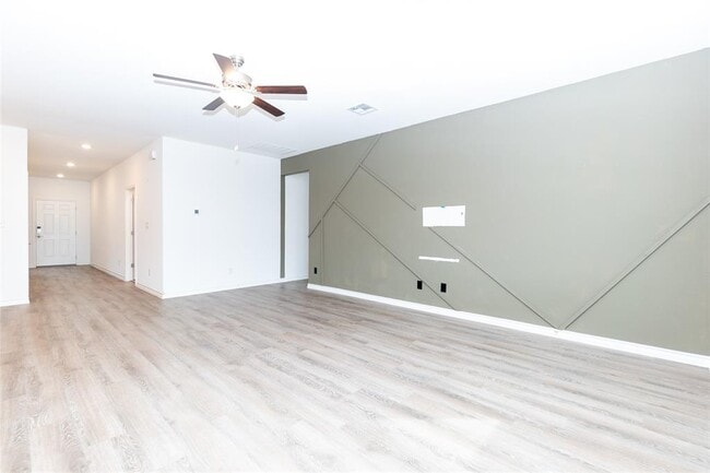 Building Photo - 109 Stinchcomb Rd