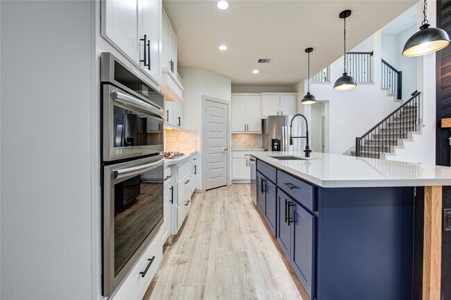 Building Photo - 3223 Cripple Creek Dr