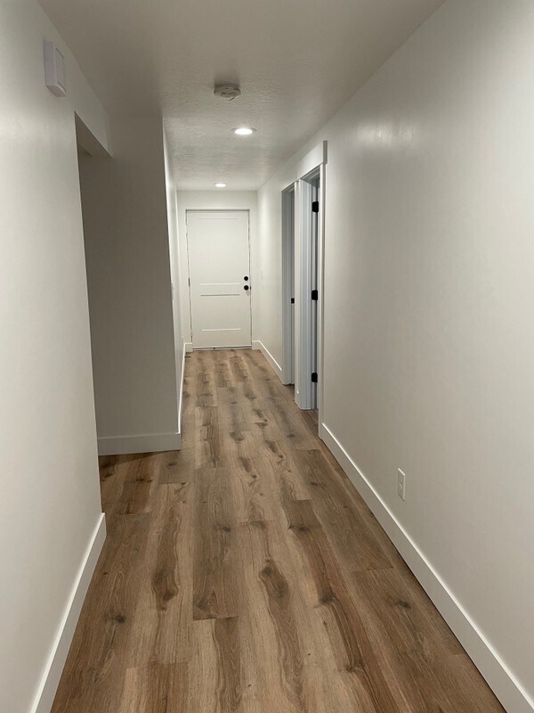 Building Photo - 924 E 960 S