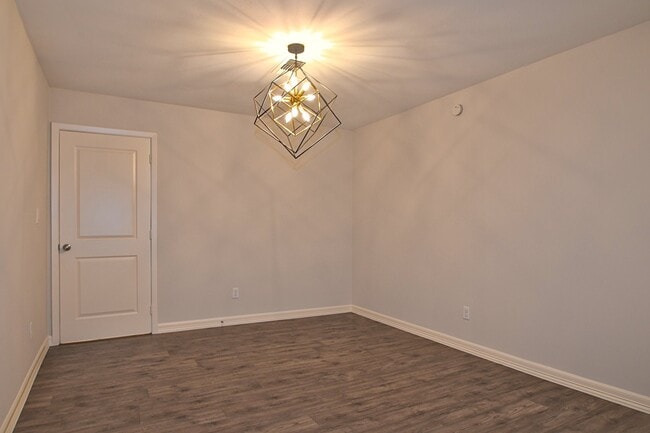 Building Photo - 9243 Friendship Rd