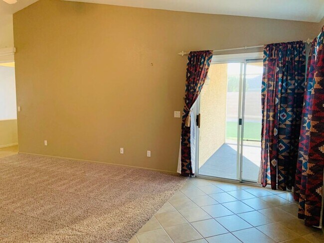 Building Photo - Nice 3 Bed, 2 Bath in Peoria