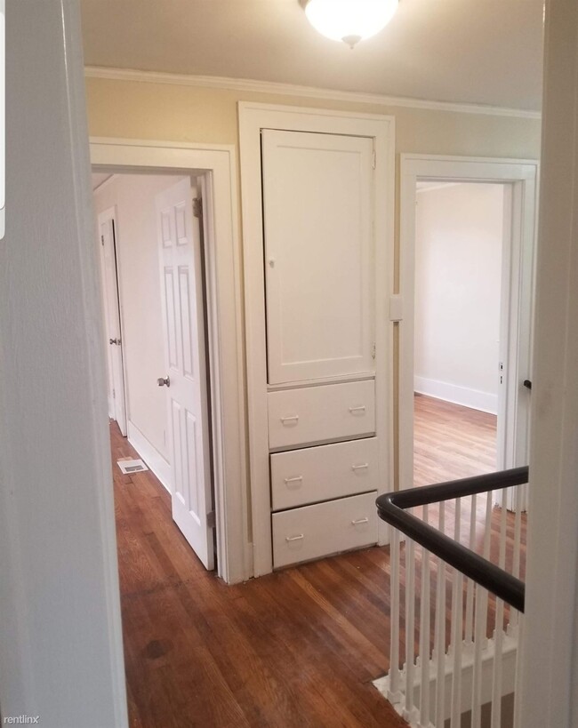 Building Photo - 3 br, 1.5 bath House - Russell Woods