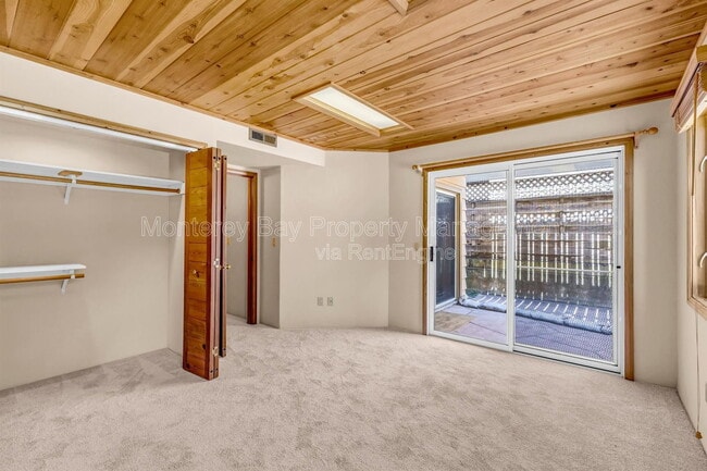 Building Photo - 1231 Funston Ave