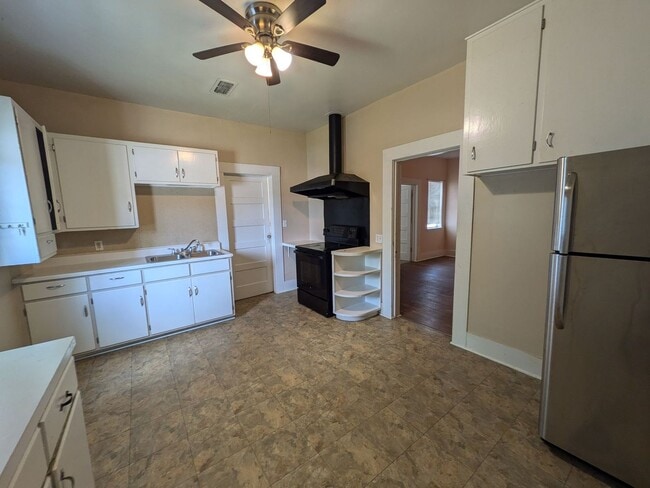 Building Photo - 24708 TX-124
