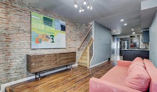 Building Photo - 150 N Curley St