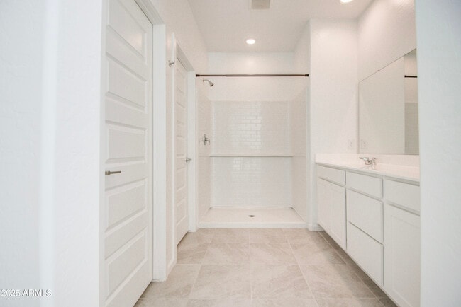 Building Photo - 4205 E Haley Dr