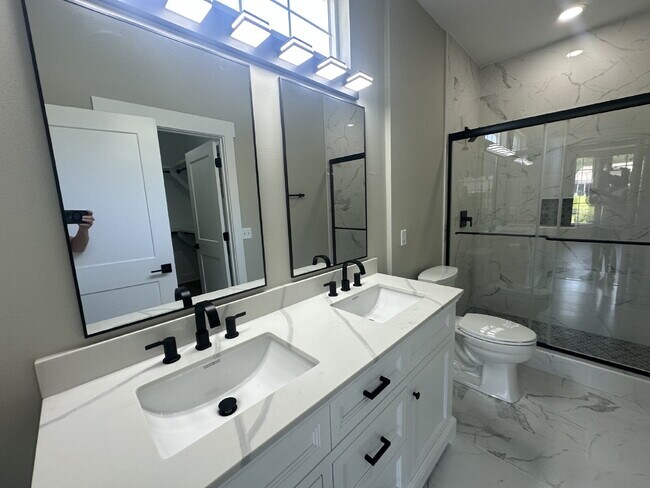 Building Photo - Gorgeous Renovated Two Bedroom Home in Sun City!