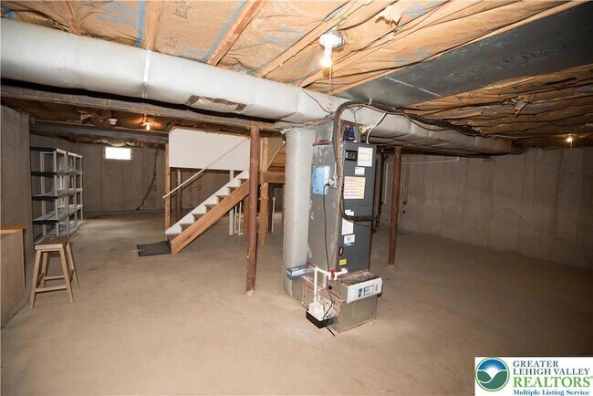 Building Photo - 1528 Wethersfield Dr