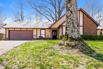 Building Photo - 8481 Kettering Dr