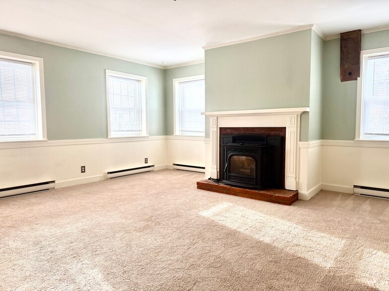 Building Photo - 278 Main St