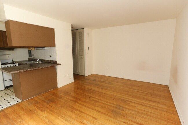 Building Photo - 3162 N Cambridge Ave