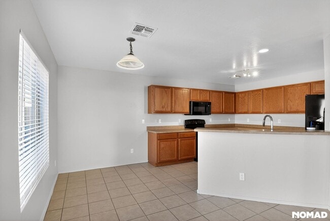 Building Photo - 22066 W Solano Dr