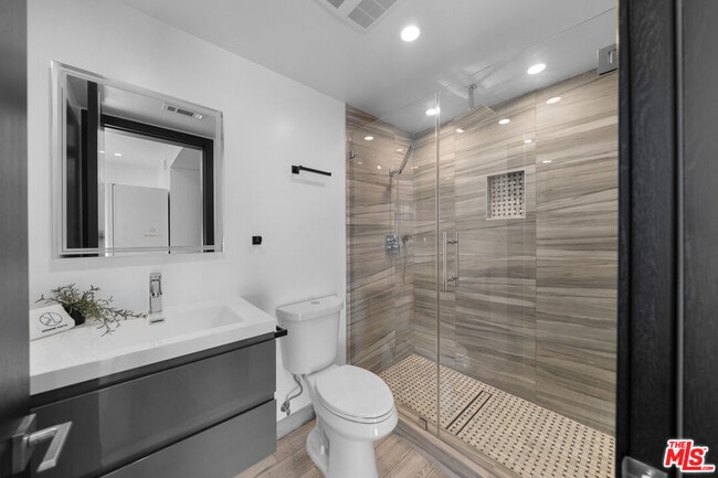 Building Photo - 5812 Willis Ave