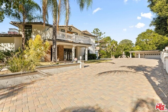 Building Photo - 3200 Oakley Dr