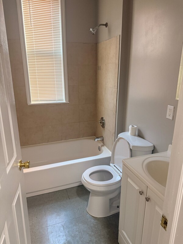 Building Photo - 860 Park Ave