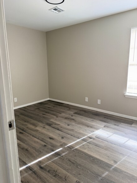 Building Photo - 6128 S Madison Pl