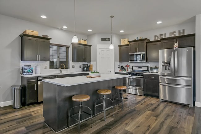 Building Photo - Nearly new 3 bedroom 2.5 bath in Mirada Ne...